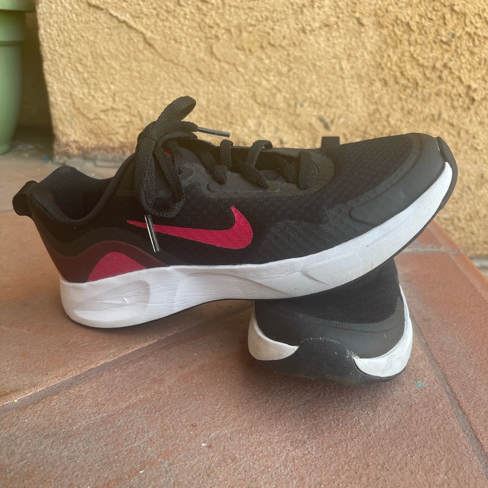 Nike Youth Wearallday Sneakers (Size 5Y)